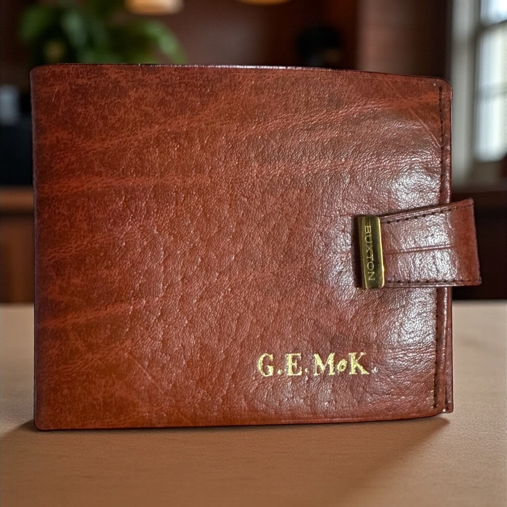 BUXTON Vintage Brown Leather Wallet With Snap Closure. NWOT.